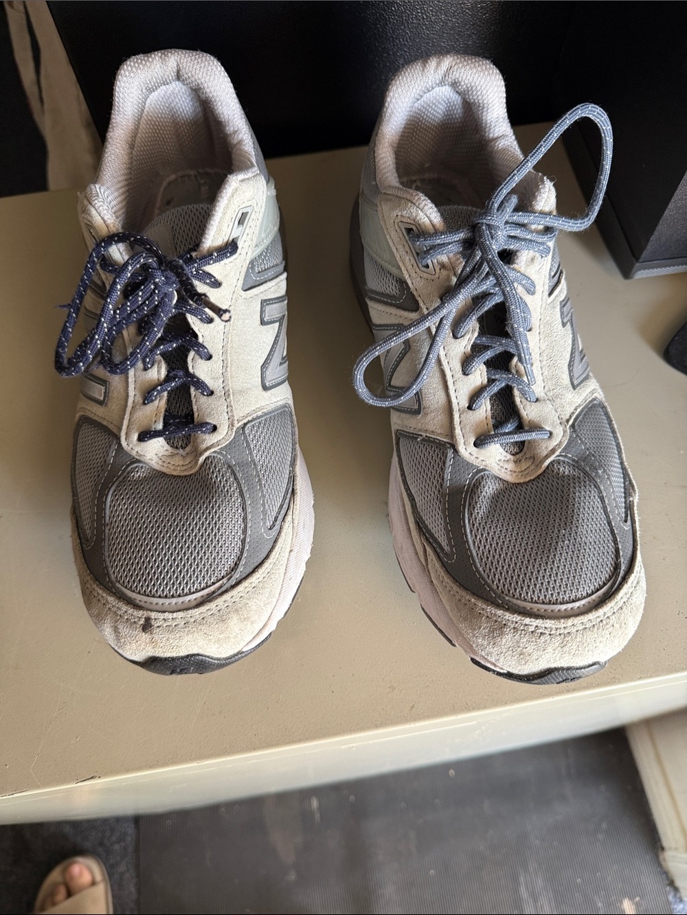 New Balance Men's Gray, White and Blue Athletic Sneakers men’s size 10.5 wide
